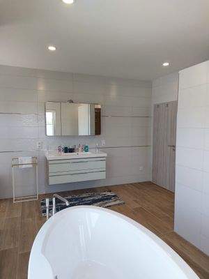 Ansicht 3 im Badezimmer OG.jpg