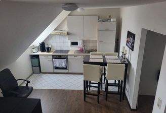 offene Küche mit Einbauküche