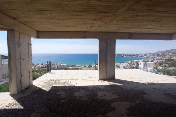 Freistehendes, unfertiges Haus / Skelett mit herrlichem Meerblick in einem schönen Resort