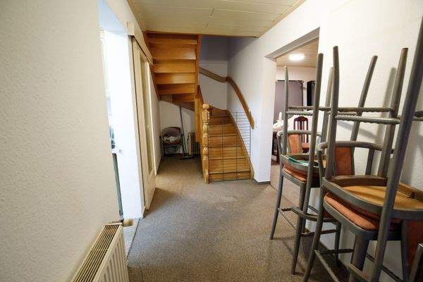 007 - Treppenaufgang OG.jpg