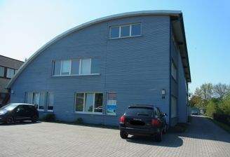 Borsigstr. 29 Vorderansicht_LI.jpg