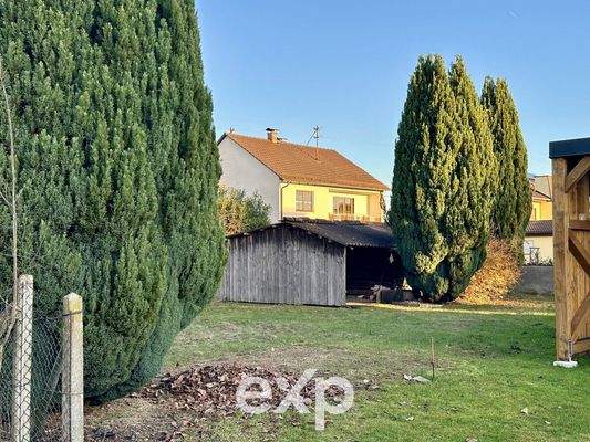 Grundstück mit Hütte 