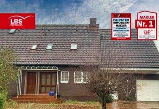 Einfach. Haus mit Garage