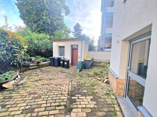 Innenhof mit Nebengelass