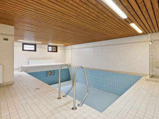 Schwimmbad Kellergeschoss