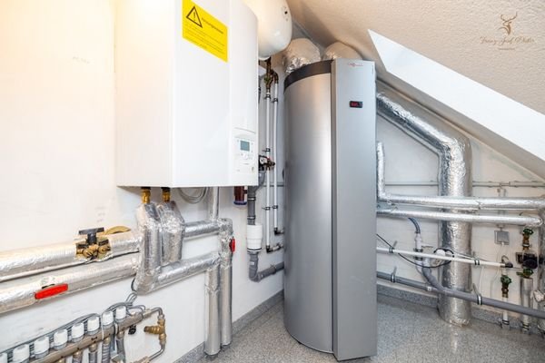 Wärmepumpe und Sicherungskasten