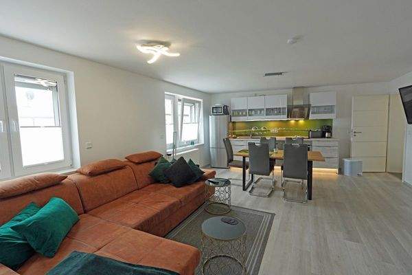 gr. App - Wohnbereich mit Küche