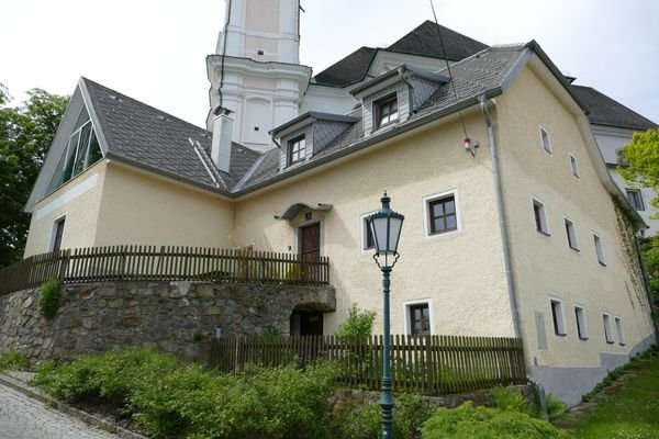 Haus von der Zufahrt aus