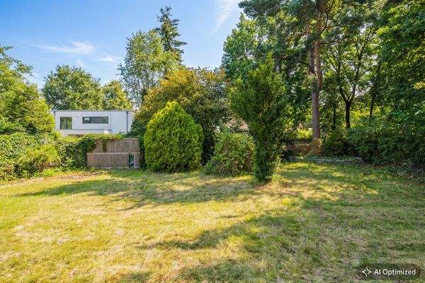 [KI-optimiertes Foto] Grundstück