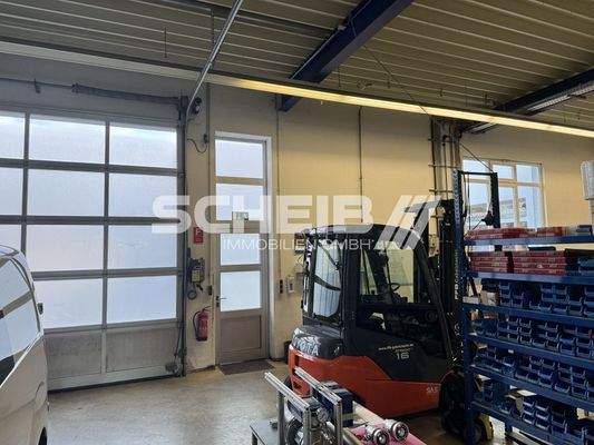 Anlieferung über Sektionaltore