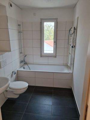 Badezimmer mit Badewanne