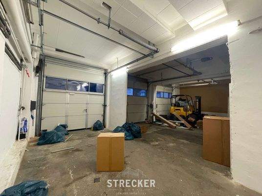 Blick auf die Rolltore