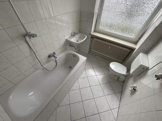 Wannenbad mit Waschmaschinenan