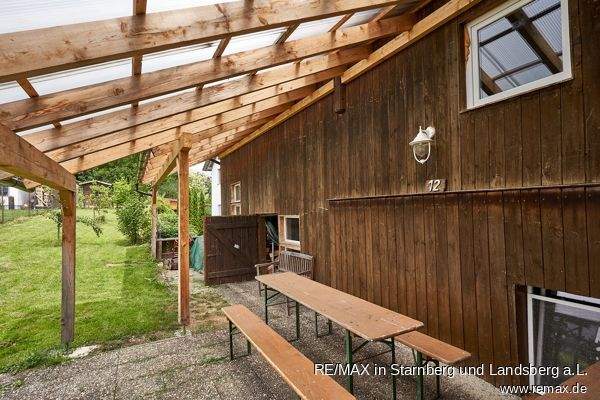 Weitere Terrasse, ebenfalls überdacht