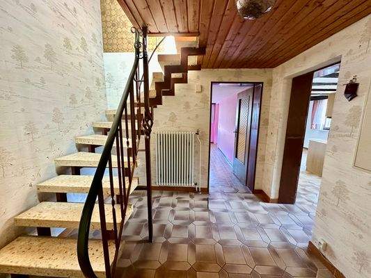 Treppenaufgang und Flurbereich