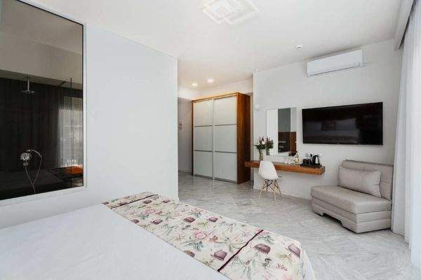 Kreta, Agia Galini: Hotel mit 29 Zimmern zu verkaufen