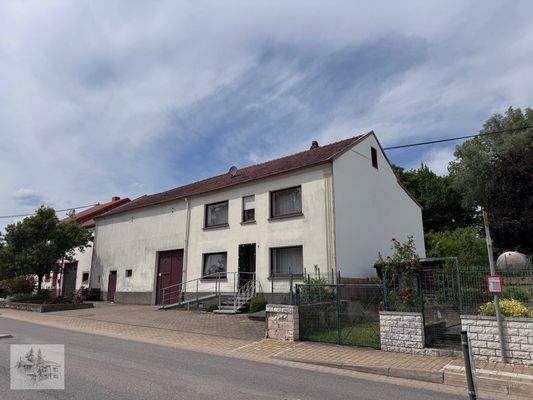 Straßenseite - Südost-Richtung