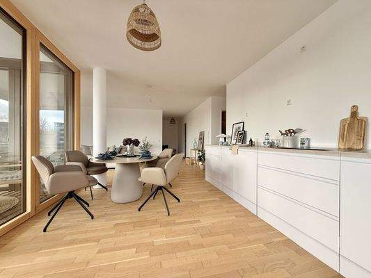 Küche mit Essbereich