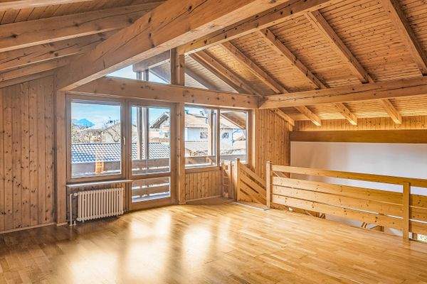 Galerie im Obergeschoss. Vielseitig nutzbar.