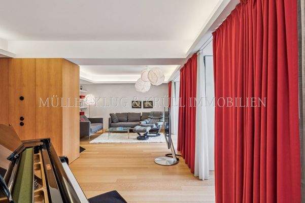 backbone_577089-B_040_HD