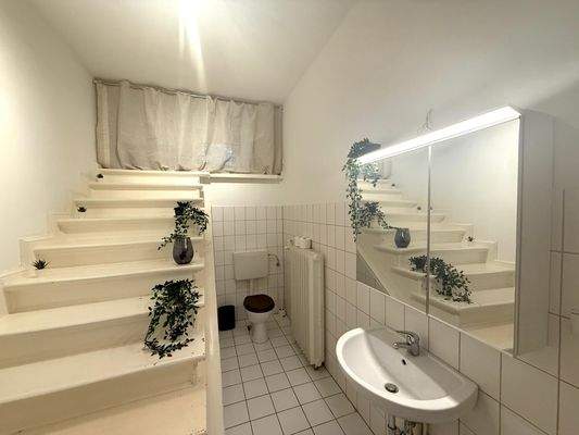 BADEZIMMER ANSICHT III