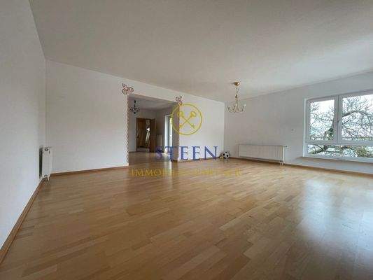 Wohnzimmer Bild 4 mit Esszimmer