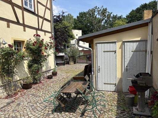 Innenhof mit Blick auf die Remise