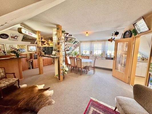 Partyraum im Dachgeschoss