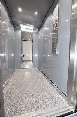 Aufzug in Übergröße