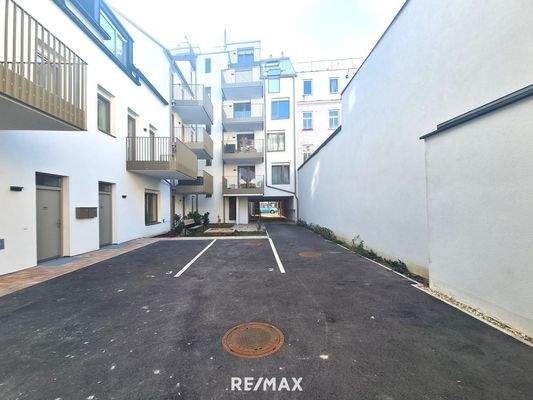 Stellplatz im Innenhof zu kaufen