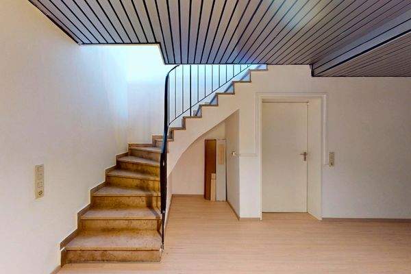 Treppe zur Verkaufsläche