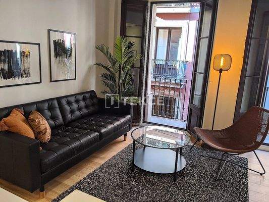 Chic Apartments Close to the Cathedral in Barcelona Barrio Gotico