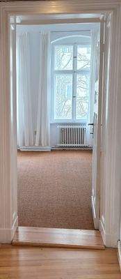 Zugang zum Durchgangszimmer