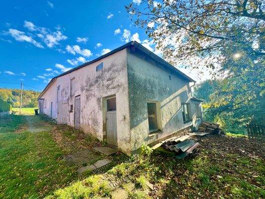 27_Außenansicht Zugang Ställe.jpeg