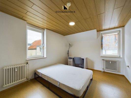Schlafzimmer 1