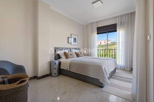 Furnished Golf Villas in the Magnificent Holiday Town Estepona