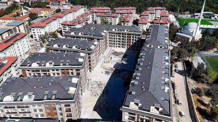 Apartments in Complex Close to Transportation in İstanbul Zeytinburnu