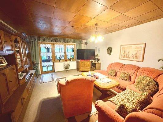 Wohnzimmer im Altbau Erdgeschoss