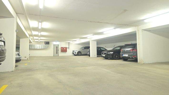 Helle Tiefgarage im Herzen von Waldkirchen