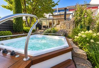 Gartenansicht mit Whirlpool