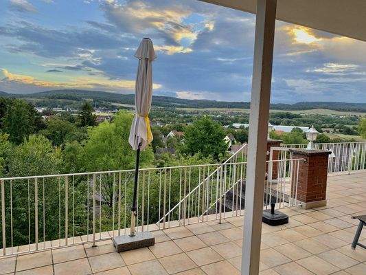 Terrasse mit Zugang zum Garten