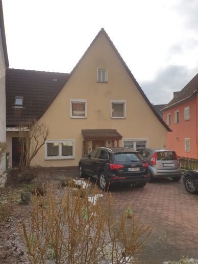 Zentral gelegenes Einfamilienhaus mit Scheune in Hohenstadt!