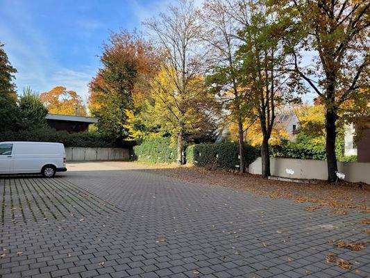 Innenhof - bequem und sicher parken.jpg