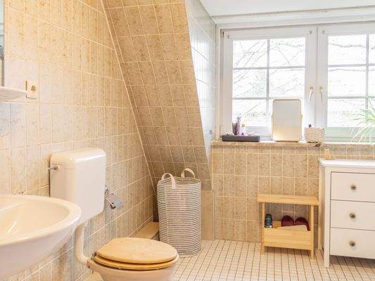 Wannenbad im Obergeschoss 