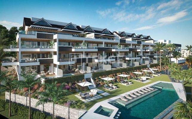 Apartments with Extensive Amenities and Pools Near Sea in Benalmádena