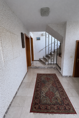 Diele im UG mit Blick zum Treppenhaus