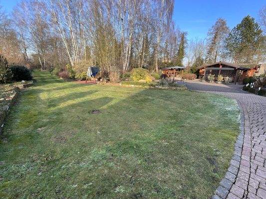 Zufahrt zum hinteren Bereich