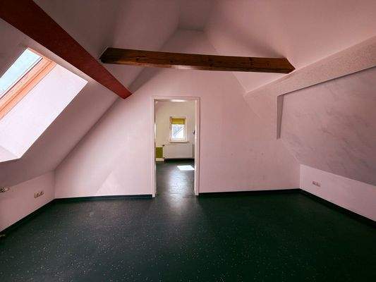 Maisonette Wohnung DG Zimmer 2.1