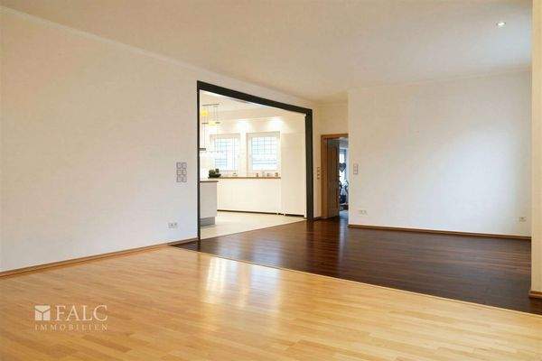 Wohnzimmer 1 OG Ansicht 2 - (KI generiert)