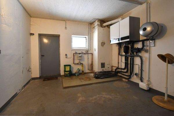 Lagerraum mit Heizung.jpg